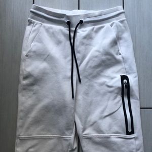 H&M white sweatpants. Never been worn XS